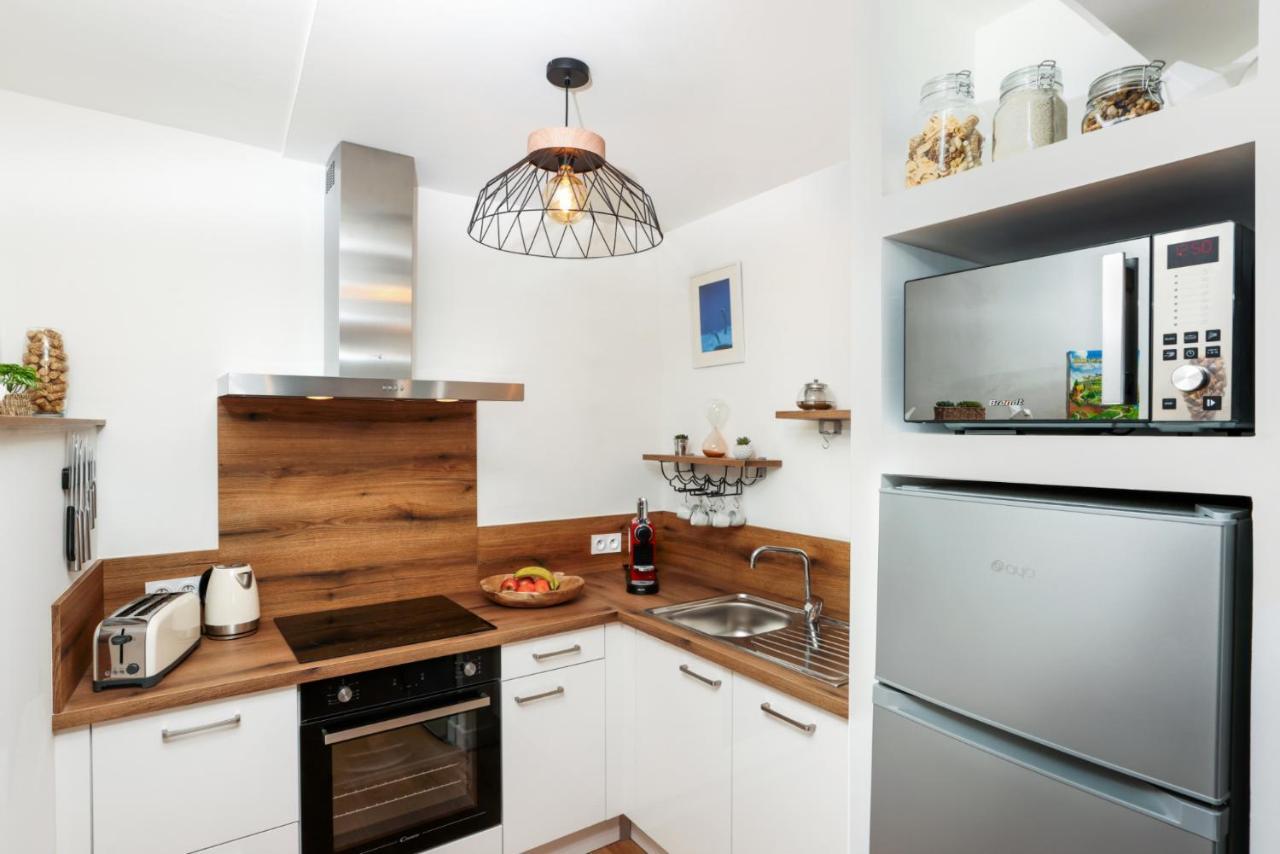 Le Pied A Terre De La Cite - Parking Au Pied De La Cite Apartment Каркасон Екстериор снимка
