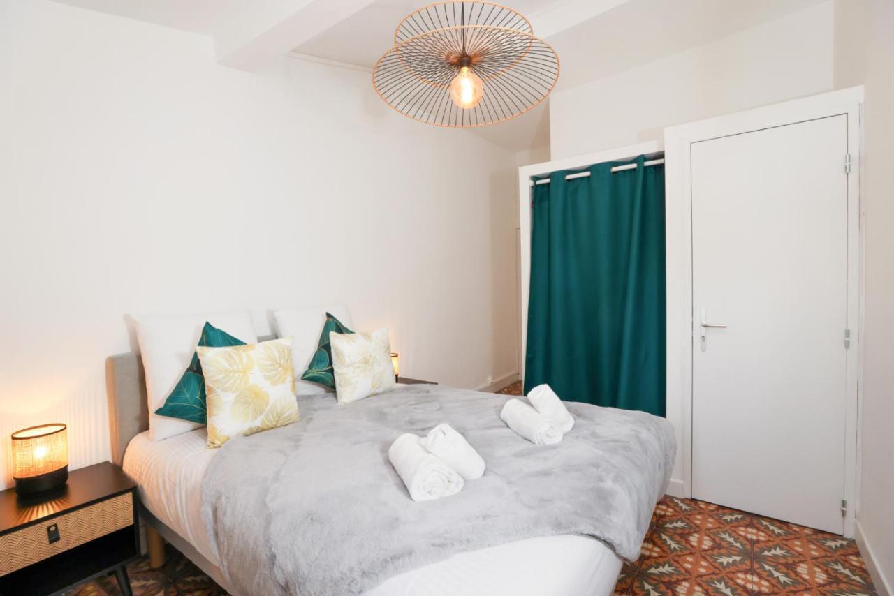 Le Pied A Terre De La Cite - Parking Au Pied De La Cite Apartment Каркасон Екстериор снимка