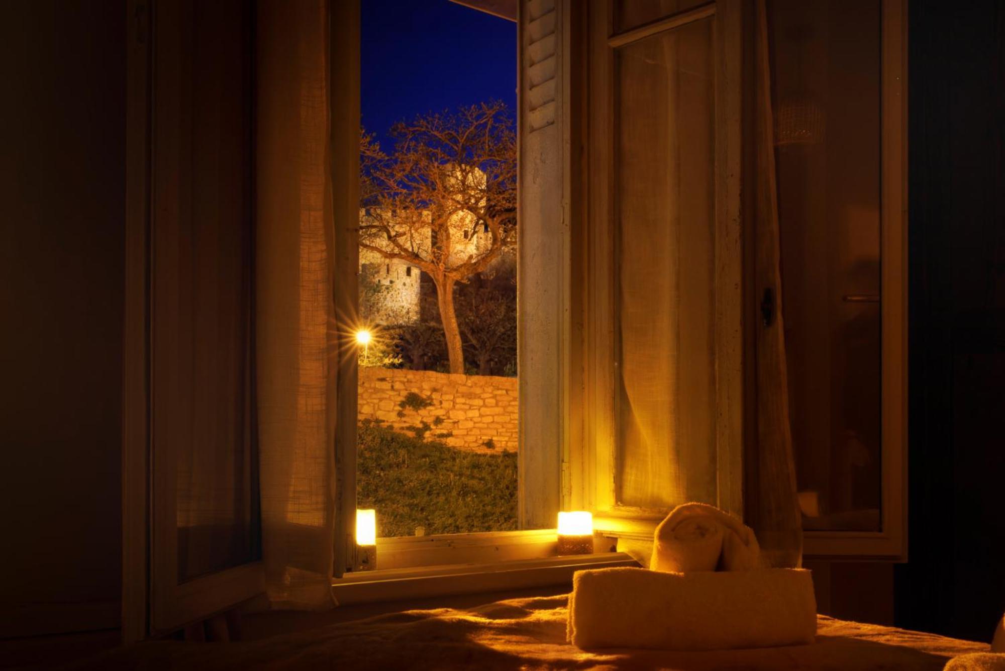 Le Pied A Terre De La Cite - Parking Au Pied De La Cite Apartment Каркасон Стая снимка